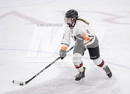 Thumbnail 2 in Central Catholic vs Wayland/Weston photogallery.