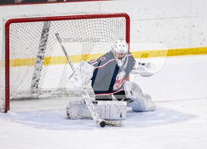 Thumbnail 2 in Central Catholic vs Wayland/Weston photogallery.
