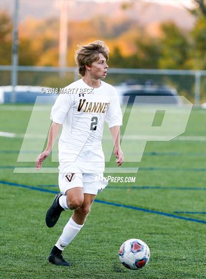 Thumbnail 1 in Vianney @ Helias photogallery.