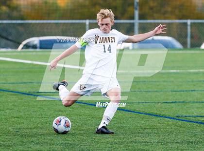 Thumbnail 3 in Vianney @ Helias photogallery.
