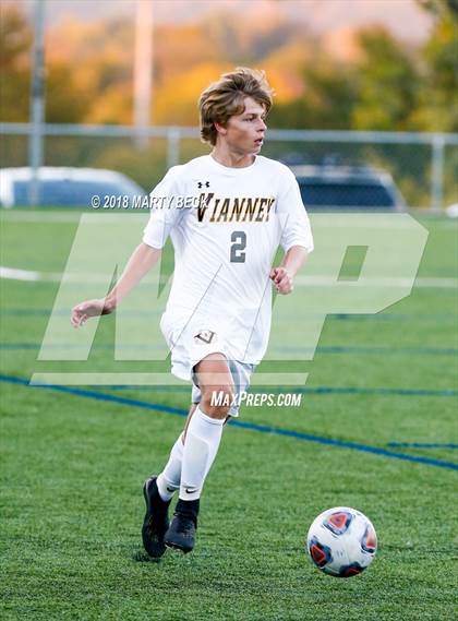 Thumbnail 2 in Vianney @ Helias photogallery.