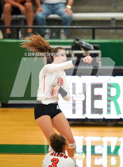 Thumbnail 2 in Aledo vs Arlington photogallery.