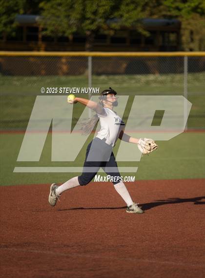 Thumbnail 3 in Hillsboro @ Wilsonville photogallery.