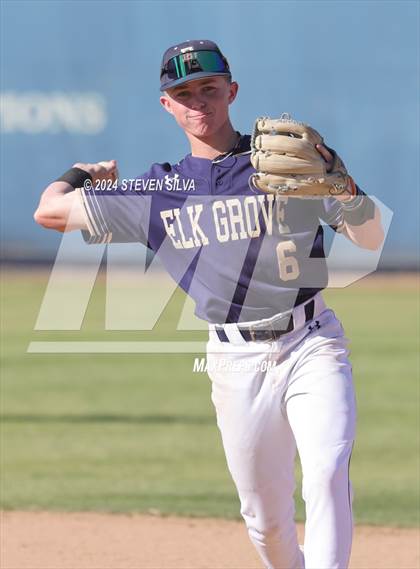 Thumbnail 2 in Elk Grove vs. Eastlake (74th Annual San Diego Lions Tournament) photogallery.