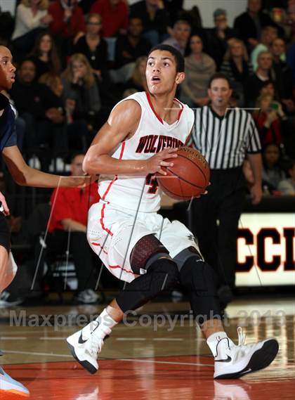 Thumbnail 2 in Loyola @ Harvard-Westlake photogallery.
