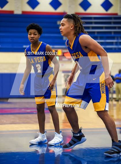 Thumbnail 2 in La Vega vs. Georgetown (Midway MT Rice Tournament) photogallery.