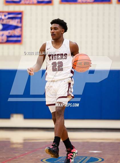 Thumbnail 2 in Kingston vs. Bethlehem Central (Officials vs Cancer Tournament) photogallery.