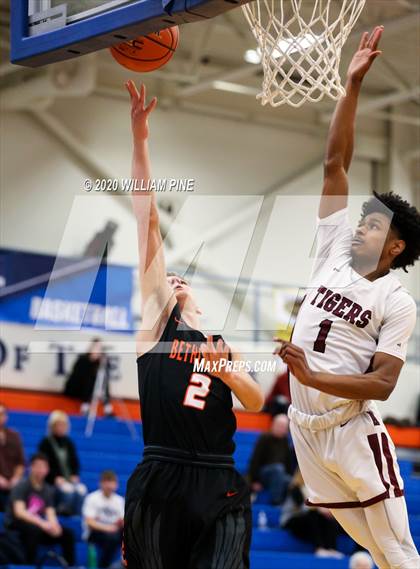 Thumbnail 3 in Kingston vs. Bethlehem Central (Officials vs Cancer Tournament) photogallery.