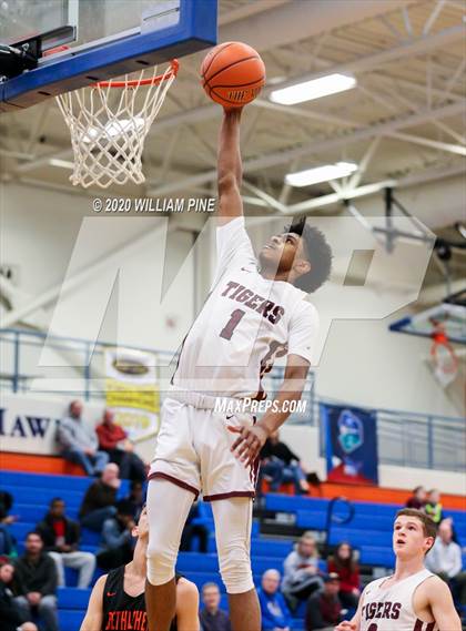 Thumbnail 2 in Kingston vs. Bethlehem Central (Officials vs Cancer Tournament) photogallery.
