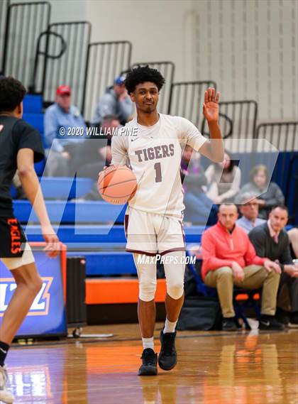 Thumbnail 3 in Kingston vs. Bethlehem Central (Officials vs Cancer Tournament) photogallery.