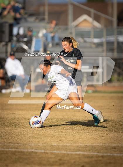 Thumbnail 3 in Edison vs. Ontario Christian (CIF SS D1 Round 2) photogallery.
