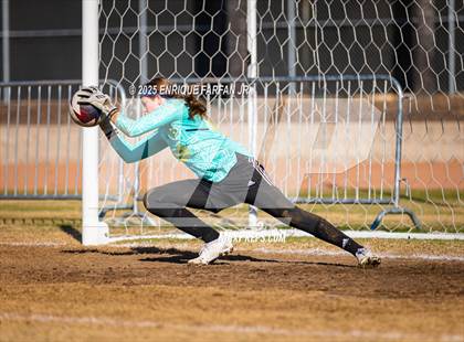 Thumbnail 3 in Edison vs. Ontario Christian (CIF SS D1 Round 2) photogallery.