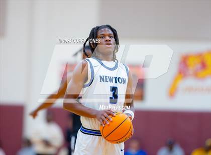 Thumbnail 2 in Newton vs Holy Innocents Episcopal (Hard In The Paint Classic) photogallery.