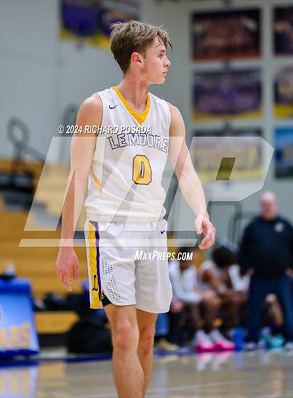 Thumbnail 2 in Lemoore vs. Selma photogallery.