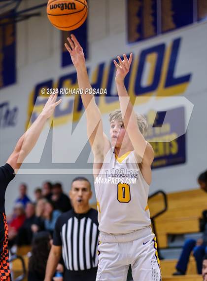 Thumbnail 3 in Lemoore vs. Selma photogallery.