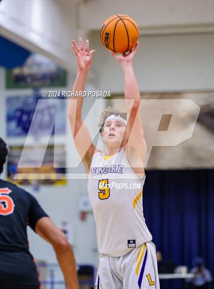 Thumbnail 1 in Lemoore vs. Selma photogallery.