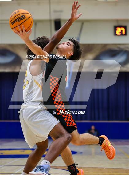 Thumbnail 1 in Lemoore vs. Selma photogallery.