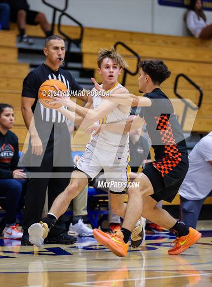 Thumbnail 1 in Lemoore vs. Selma photogallery.