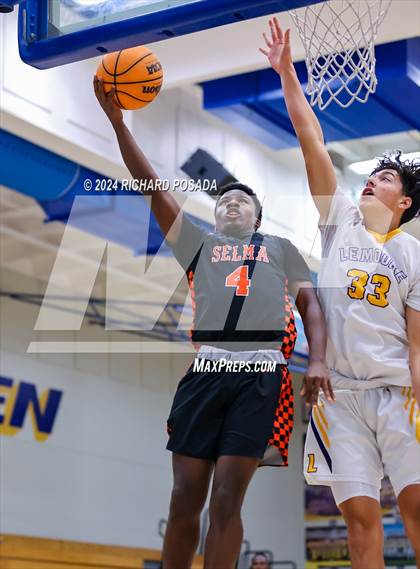Thumbnail 3 in Lemoore vs. Selma photogallery.