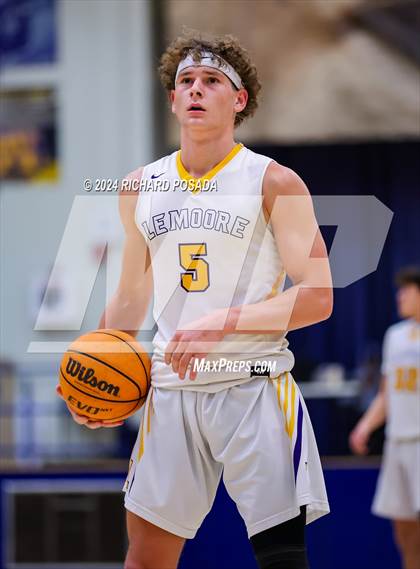 Thumbnail 3 in Lemoore vs. Selma photogallery.