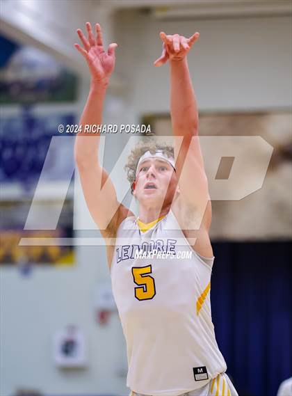Thumbnail 1 in Lemoore vs. Selma photogallery.