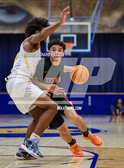 Thumbnail 2 in Lemoore vs. Selma photogallery.