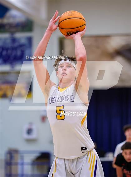 Thumbnail 3 in Lemoore vs. Selma photogallery.