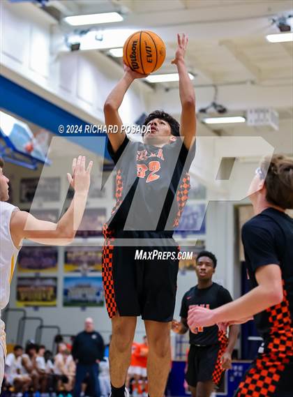 Thumbnail 2 in Lemoore vs. Selma photogallery.