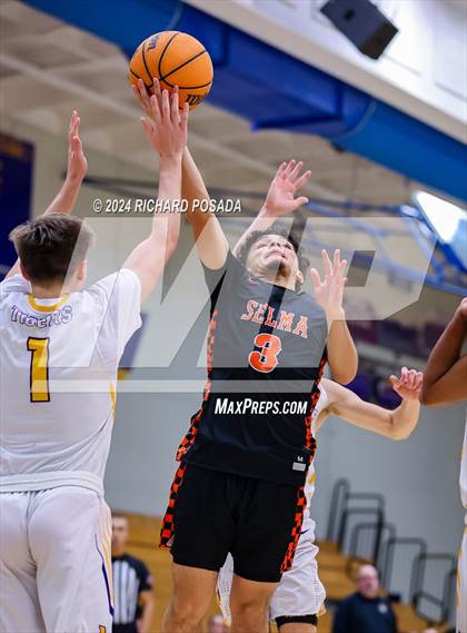 Thumbnail 1 in Lemoore vs. Selma photogallery.