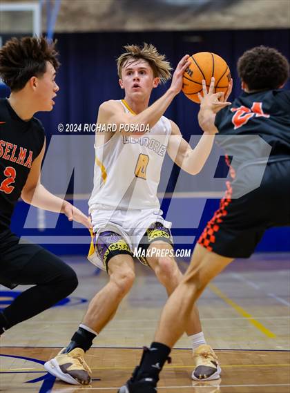 Thumbnail 3 in Lemoore vs. Selma photogallery.