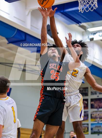 Thumbnail 1 in Lemoore vs. Selma photogallery.