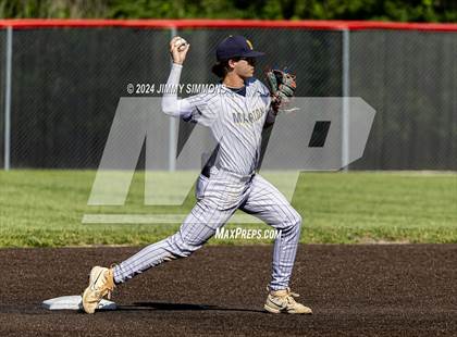 Thumbnail 3 in Marion vs. Mascoutah (Class 3A Sectional Semifinals) photogallery.