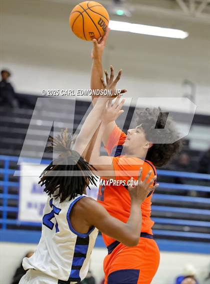 Thumbnail 1 in Blackman @ LaVergne photogallery.