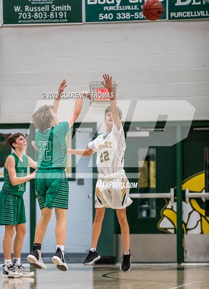 Thumbnail 2 in Woodgrove @ Loudoun Valley photogallery.