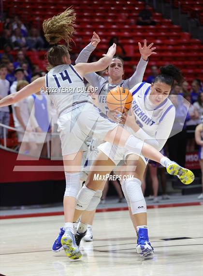 Thumbnail 2 in Westlake vs. Fremont (UHSAA 6A Semifinal) photogallery.