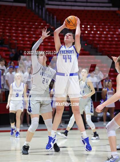 Thumbnail 2 in Westlake vs. Fremont (UHSAA 6A Semifinal) photogallery.