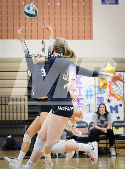 Thumbnail 2 in  Clarkston @ Stoney Creek photogallery.