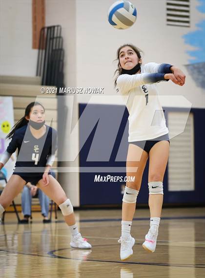 Thumbnail 3 in  Clarkston @ Stoney Creek photogallery.