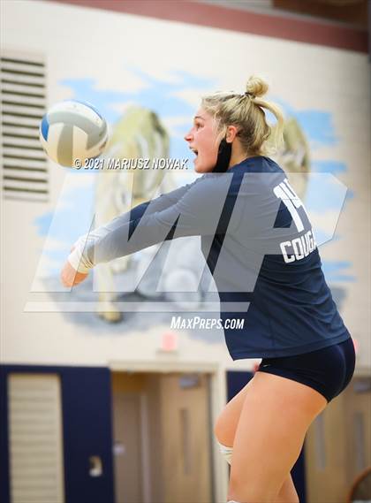 Thumbnail 2 in  Clarkston @ Stoney Creek photogallery.