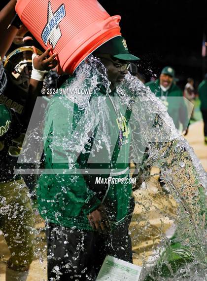 Thumbnail 2 in Moreau Catholic vs. Ferndale (CIFNCS Div-7 Final) photogallery.