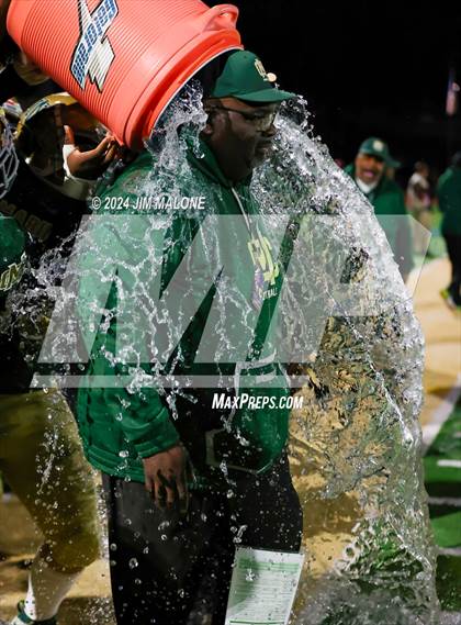 Thumbnail 1 in Moreau Catholic vs. Ferndale (CIFNCS Div-7 Final) photogallery.