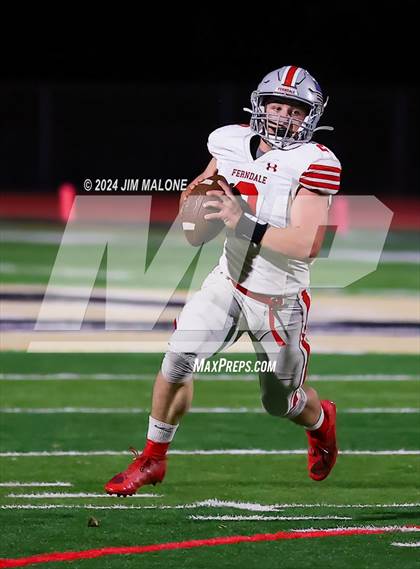 Thumbnail 2 in Moreau Catholic vs. Ferndale (CIFNCS Div-7 Final) photogallery.