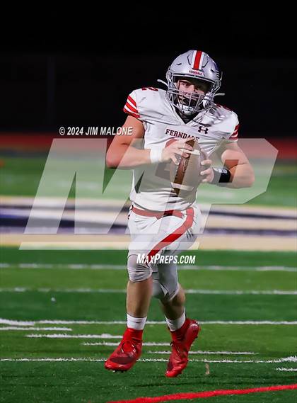 Thumbnail 1 in Moreau Catholic vs. Ferndale (CIFNCS Div-7 Final) photogallery.
