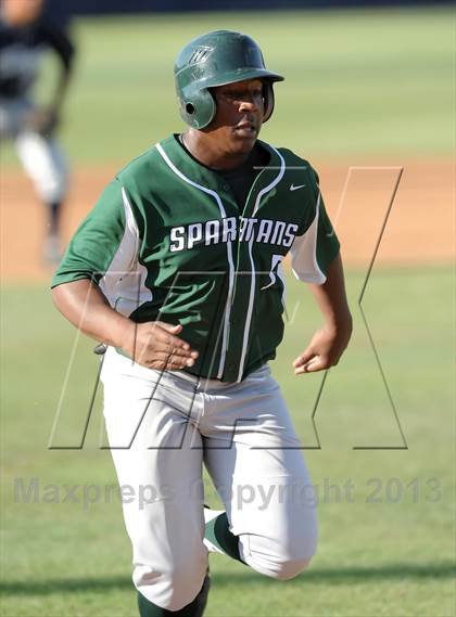 Thumbnail 3 in Pacifica vs. De La Salle (Hard 9 National Classic) photogallery.