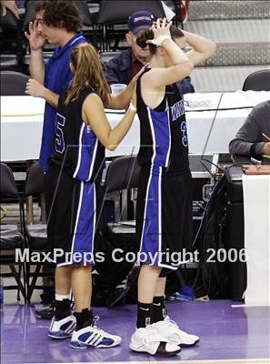 Thumbnail 3 in Windward vs. Sacred Heart Cathedral (CIF State D4 Final) photogallery.