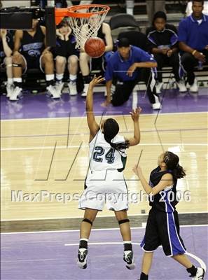 Thumbnail 1 in Windward vs. Sacred Heart Cathedral (CIF State D4 Final) photogallery.