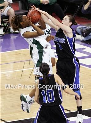 Thumbnail 1 in Windward vs. Sacred Heart Cathedral (CIF State D4 Final) photogallery.