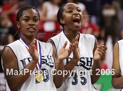 Thumbnail 2 in Windward vs. Sacred Heart Cathedral (CIF State D4 Final) photogallery.