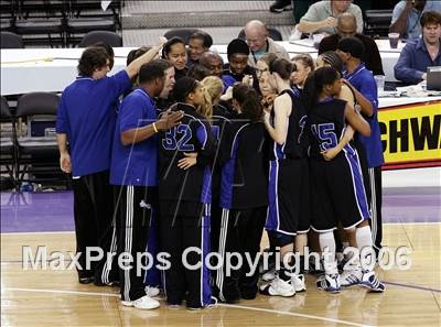 Thumbnail 2 in Windward vs. Sacred Heart Cathedral (CIF State D4 Final) photogallery.