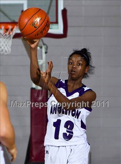 Thumbnail 3 in Angleton vs. Ozen (4A Region III Semifinal) photogallery.